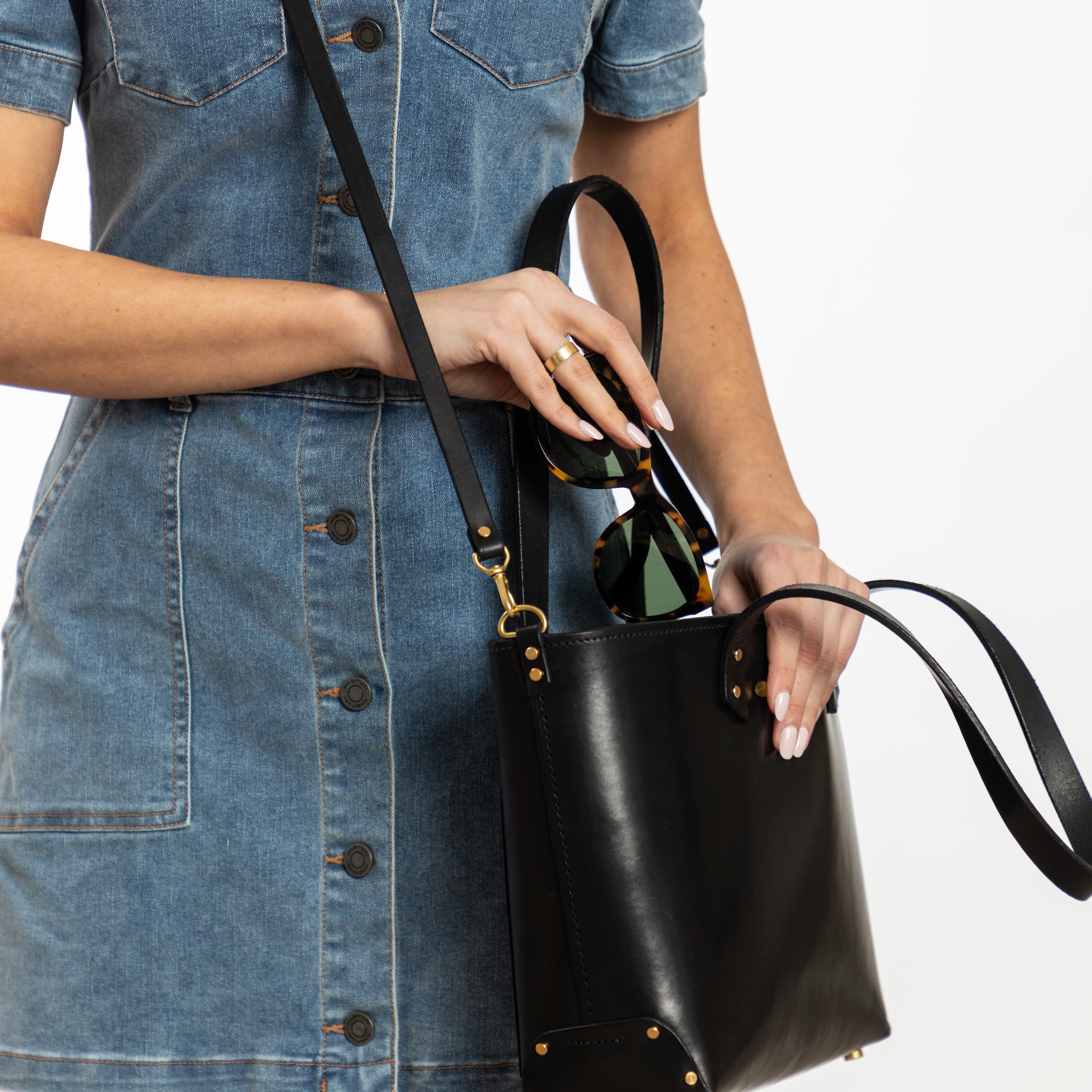 East West Zip Tote Small | Black