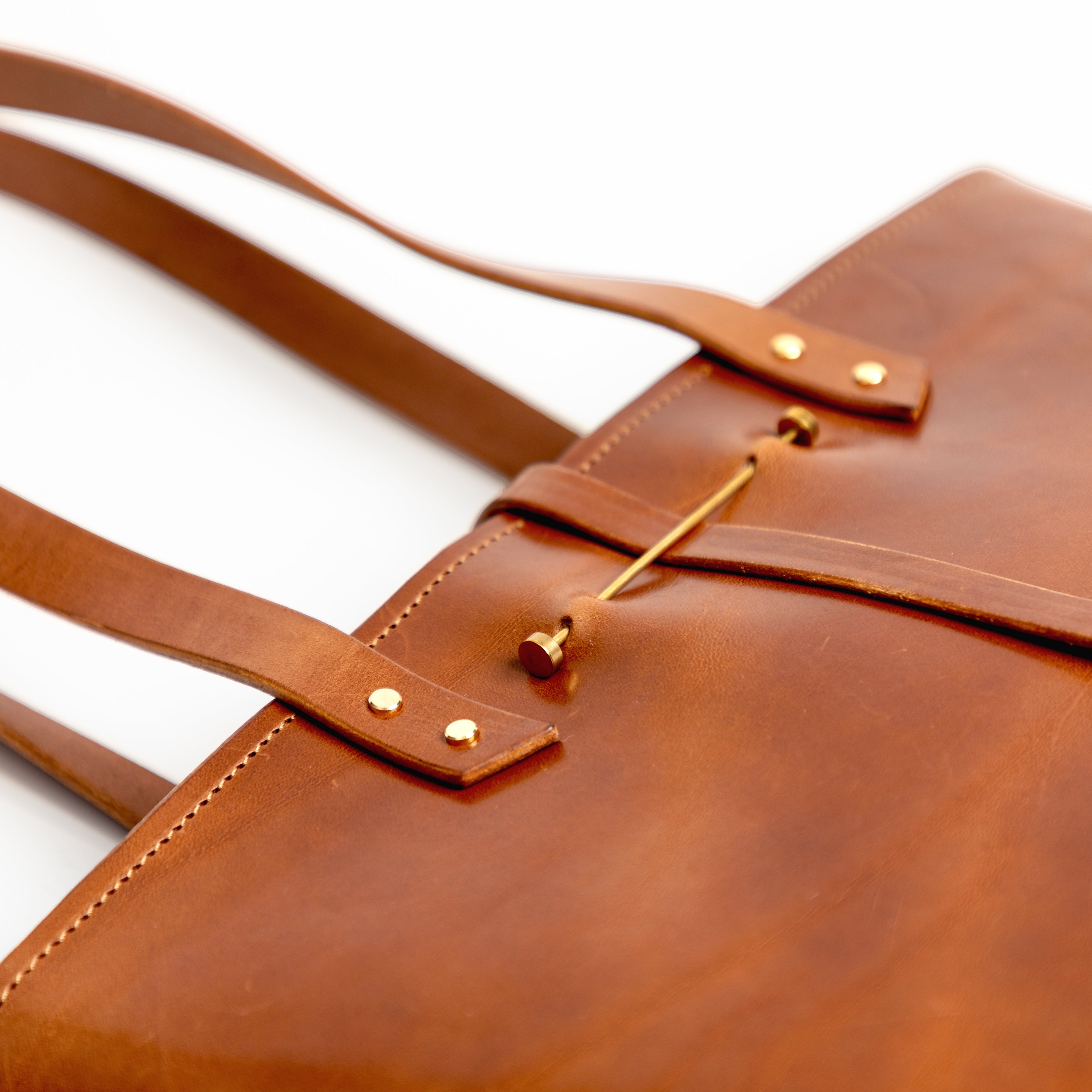 East West Zip Tote Small | Hazelnut