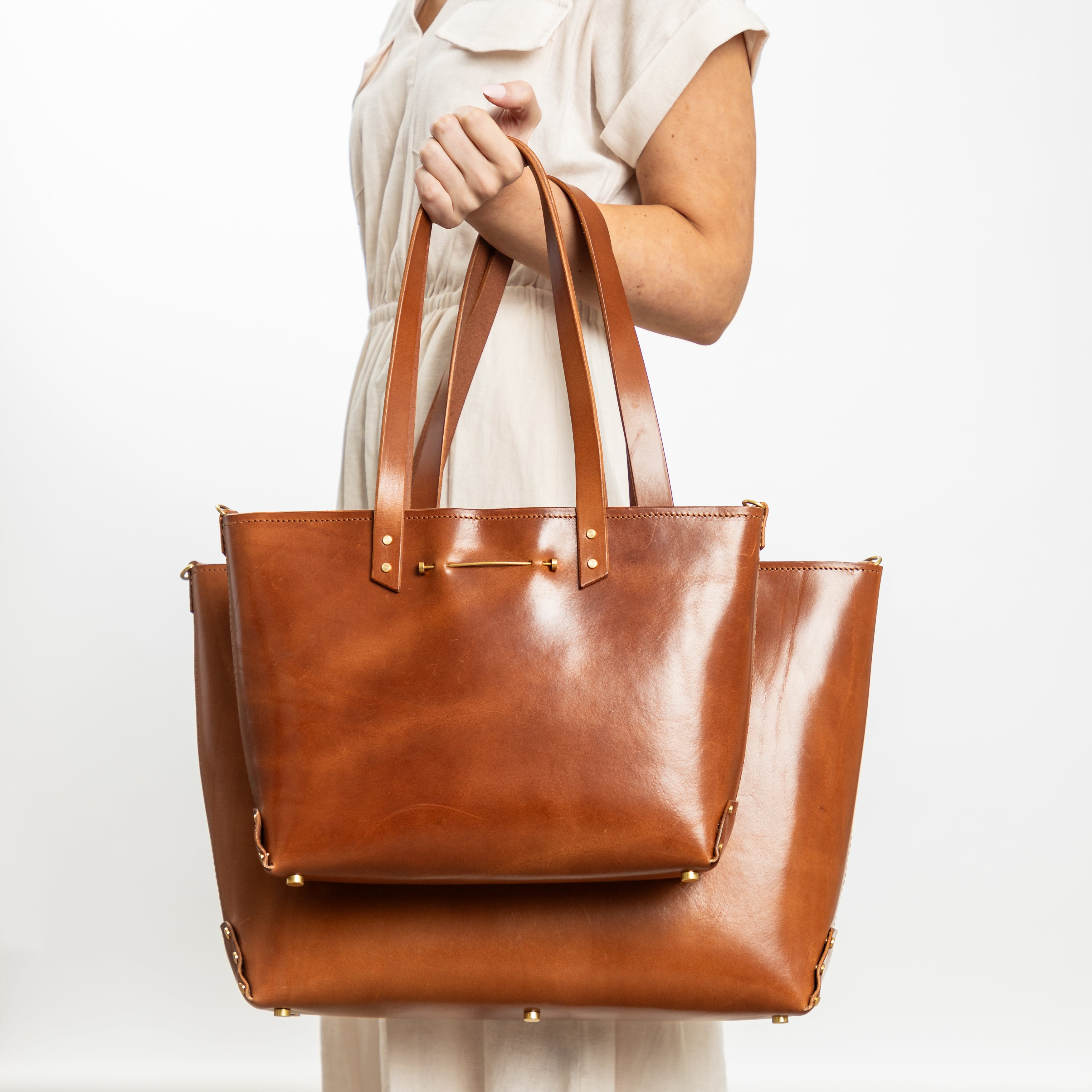 East West Zip Tote Small | Hazelnut