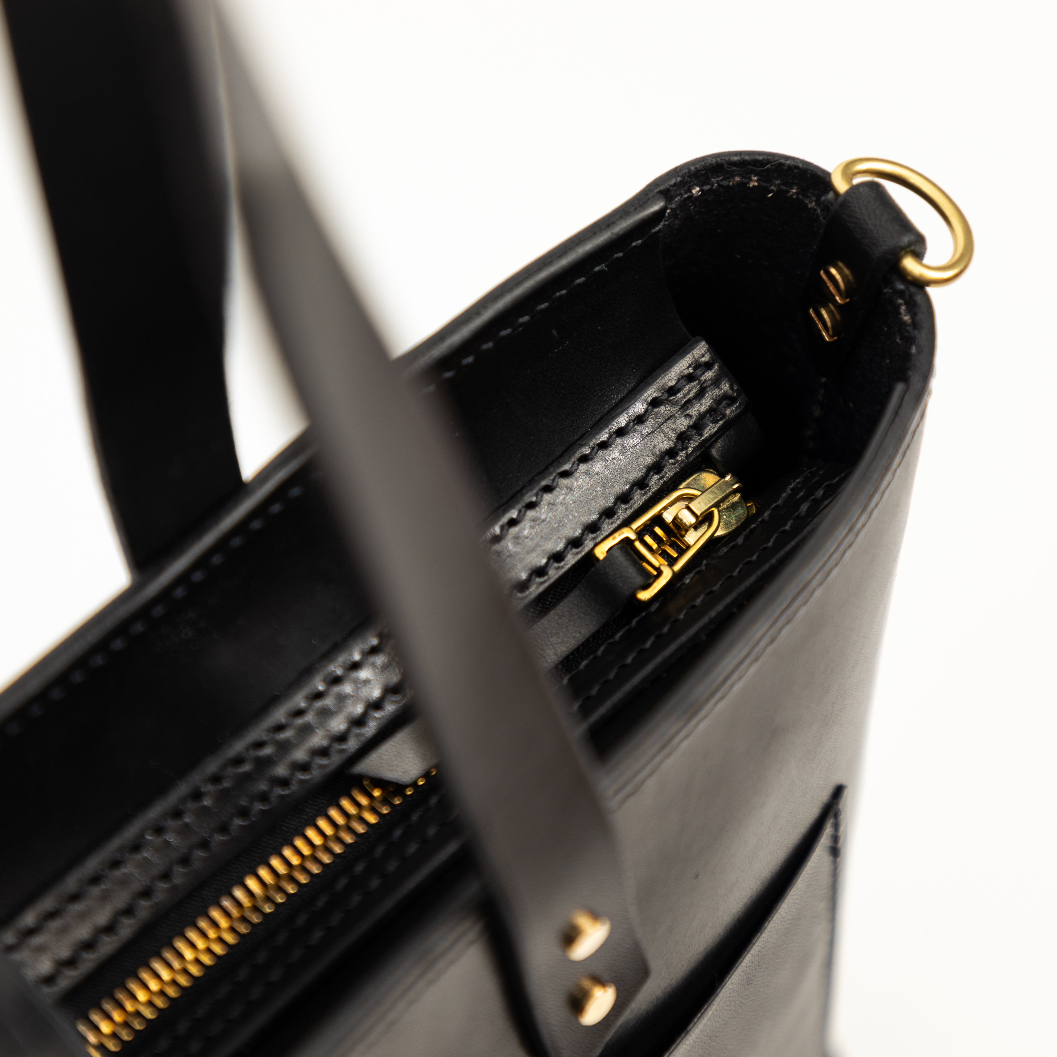 East West Zip Tote Small | Black